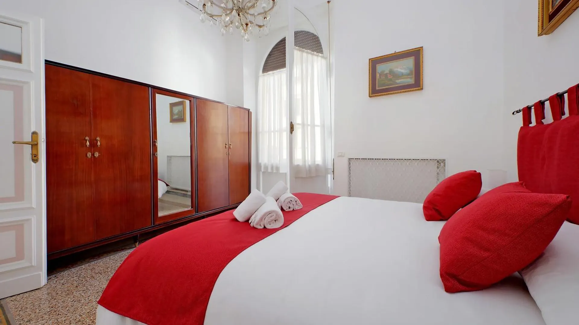 4Bnb - Monteverde Chic & Comfort Rome 0*,  Italy